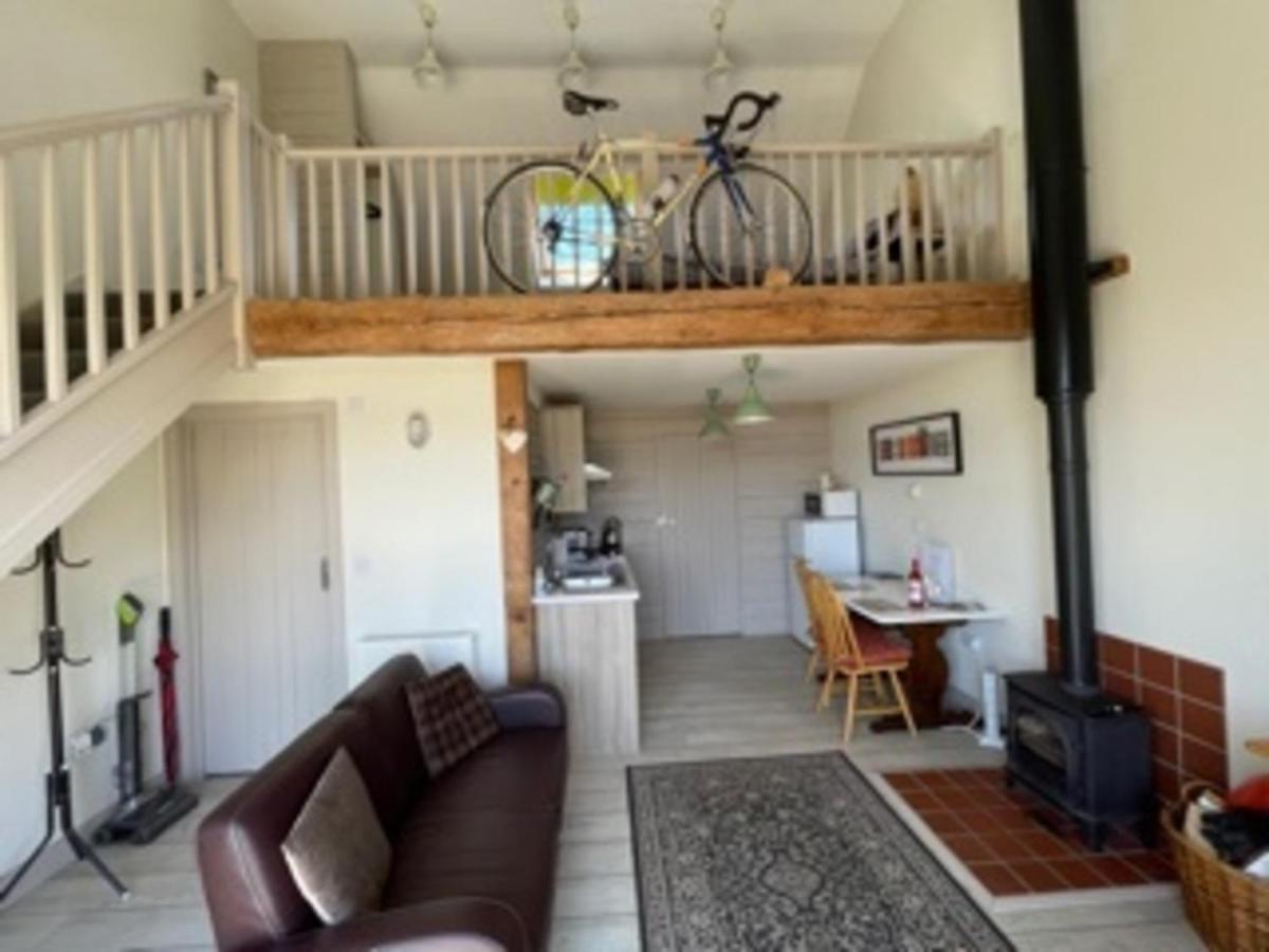 Bike Shed - Beautiful 1-Bed Cottage In Shorwell Dış mekan fotoğraf